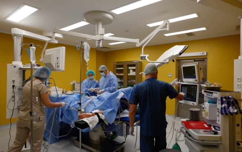 AIWA Clinic продолжает оказывать медицинские услуги